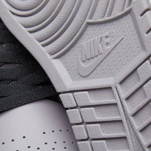 04-04-2018_nike_airjordan1low_whiteatmospheregrey_black_553558-110_mo_6 air jordan black toe