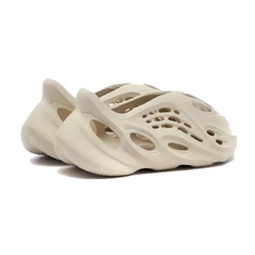 adidas yeezy rnnr sand