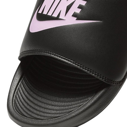 nike victori one Black/pink