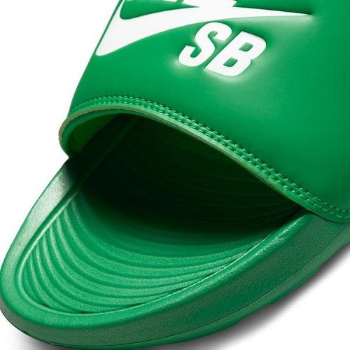 Nike-SB-Victori-One-Slide-Lucky-Green-White-5_600x600 nike victori Lucky Green/White