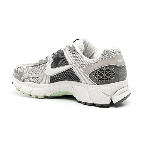 Nike Zoom Vomero 5 'Cobblestone'-3 nike vomero 5 cobblestone