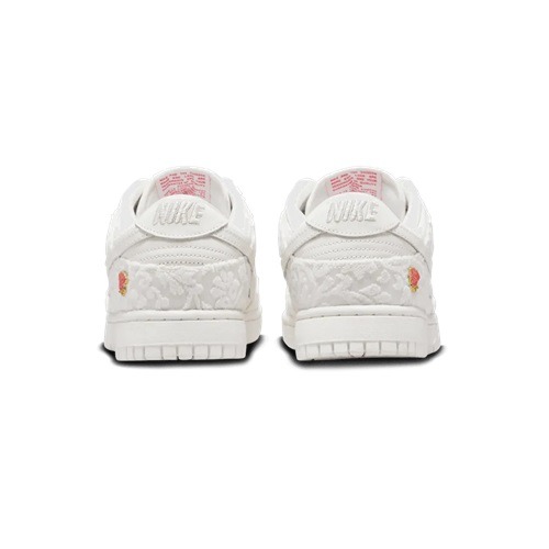 Nike Dunk Give Flowers