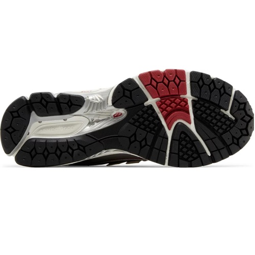 New Balance 1906R silver/crimson